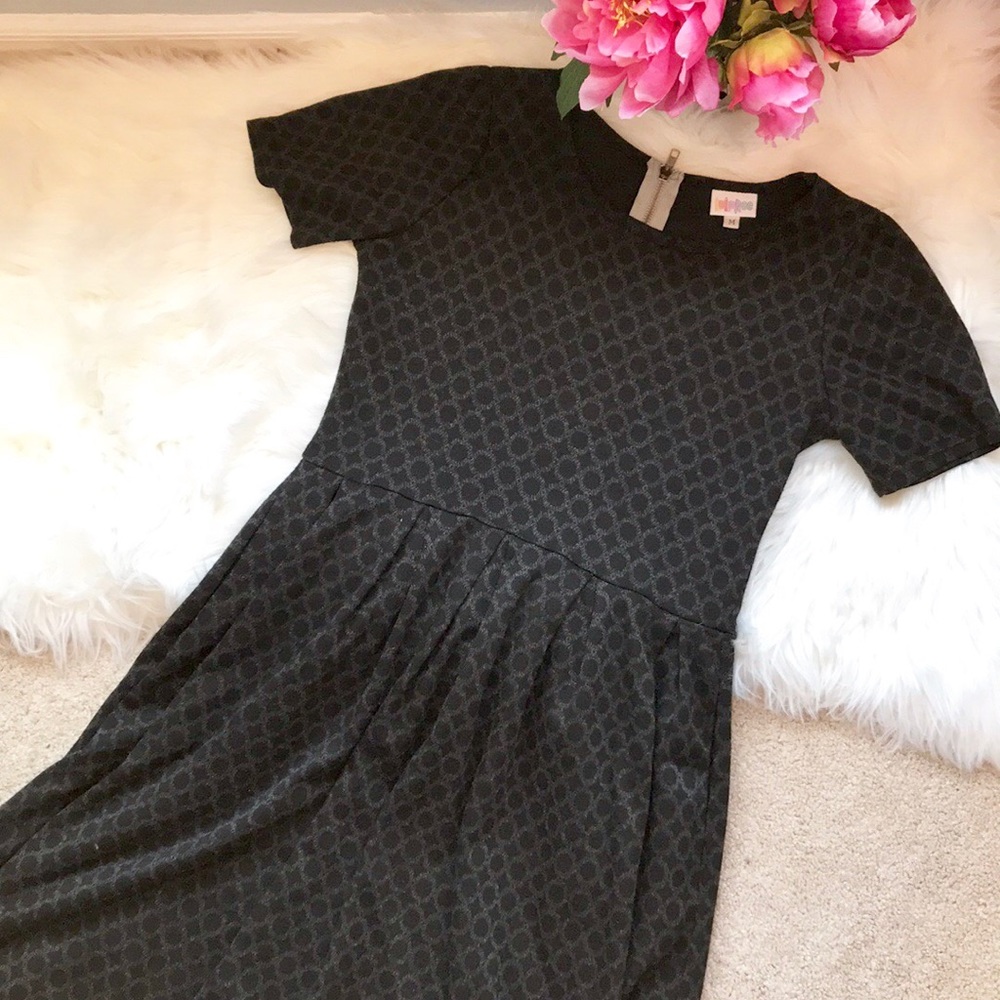 LuLaRoe black dot rare Amelia pocket pleated dress